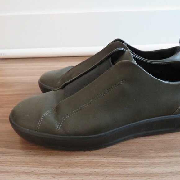 ECCO Soft 8 Slip on Sneaker Comfort Shoe in Grape Leaf Green - Men's Size US 8 - Picture 4 of 16